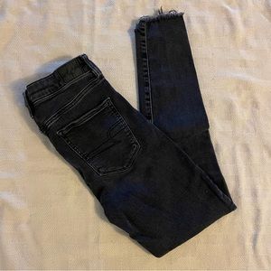 AMERICAN EAGLE super high rise black skinny jeans. Size 4.
